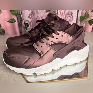 Nike Women's Sneakers in Burgundy and White